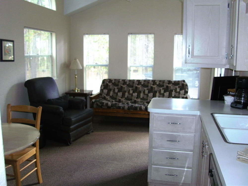Bend-Sunriver Camping Resort Studio Cabin 6 Luaran gambar